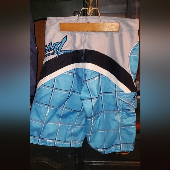 Mens Rip Curl swimming trunks, Size 30 - Picture 5 of 6